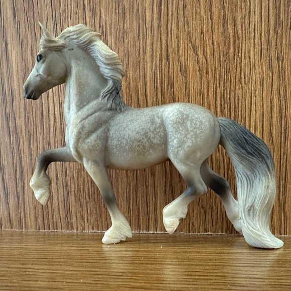 Breyer Stablemates Friesian, dappled grey - Picture 1 of 8